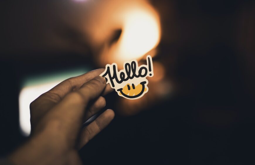 Sticker là gì? Định nghĩa, ứng dụng và tương lai trong cuộc sống